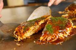 【みっちゃん総本店】お好み焼そば肉玉子（ハーフ）