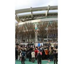 「観覧無料！さいたま新都心で大道芸フェス開催　過去最多60組がパフォーマンスを披露」の写真