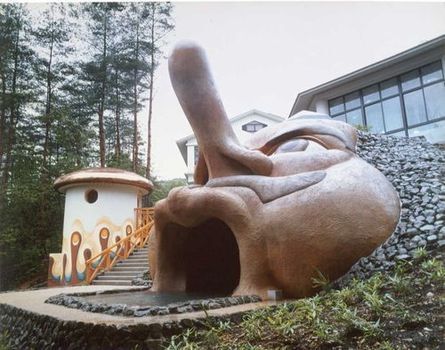 名物は天狗の口の中にある露天風呂