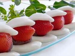 いちご大福　1個　320円／菓匠　右門（エキュート大宮）