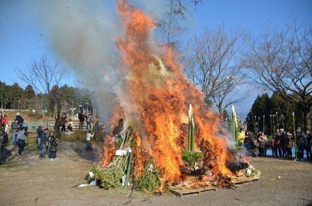 まかいの牧場　どんど焼き／（Ｃ）まかいの牧場
