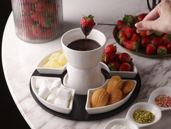 ヴァローナ社のチョコレートを使用したチョコレートフォンデュ