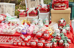 埼玉厄除け開運大師・龍泉寺 だるま市