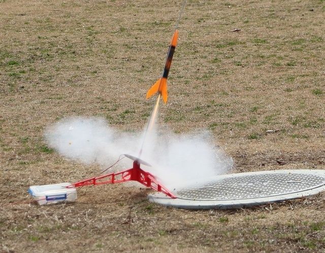 モデルロケットを打ち上げよう!!