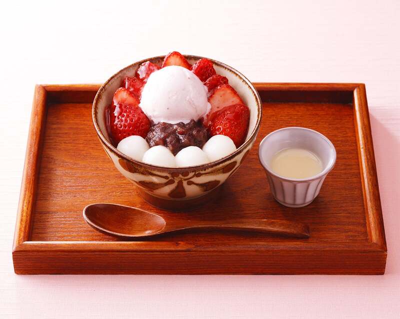 ＜田ノ実＞ (イーストヤード1階) ソラマチ限定  いちご雪見あんみつ