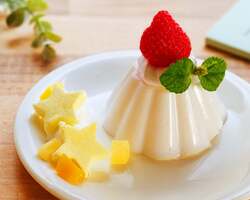 ＜元祖食品サンプル屋＞ (イーストヤード4階) 食品サンプル製作体験「いちごパンナコッタ」 ソラマチ限定