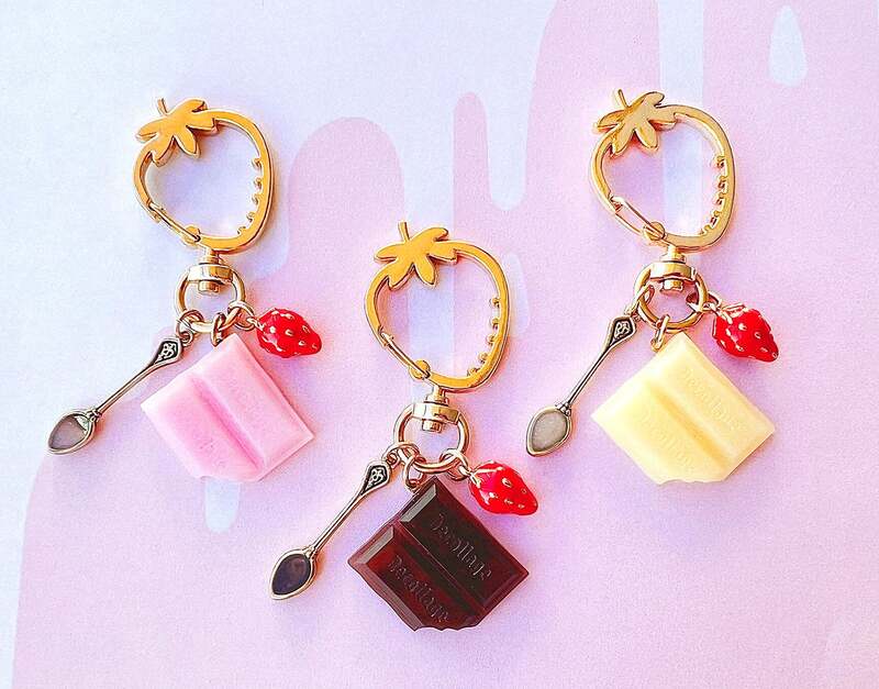＜貴和製作所＞ (イーストヤード3階) UV-LEDレジンで作るイチゴチョコレートキーホルダー ソラマチ限定