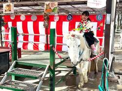 【新春！ポニーちびっこ流鏑馬体験】ポニーに乗って流鏑馬体験♪