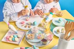 パティシエになった気分でマカロン作りに挑戦！