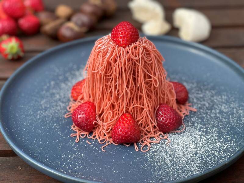  叉焼春  「あまりん苺のモンブラン」  イートイン￥1,950　食べ歩き用￥1,000