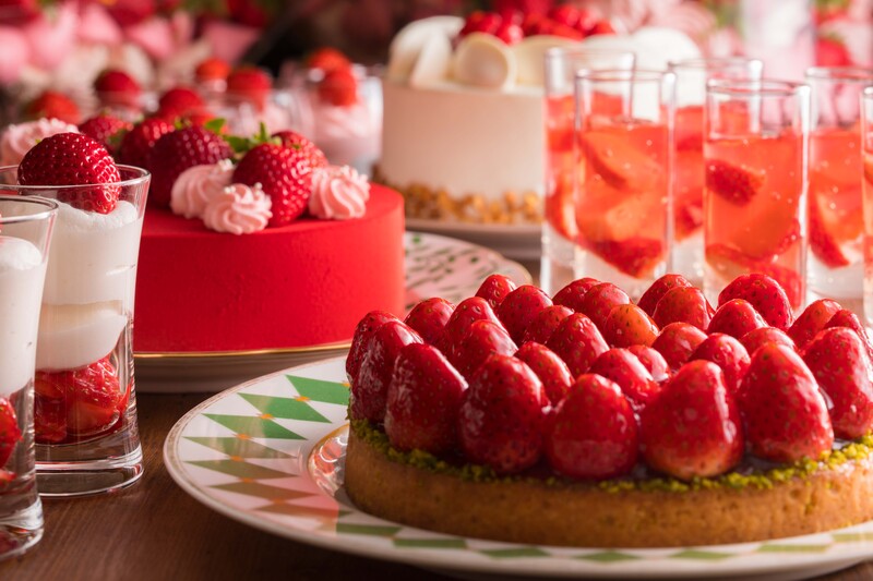 いちごがこぼれ落ちそうなくらいトッピングされた「いちごのタルト」