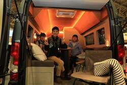 キャンピングカーに乗車可能