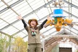 「オズの魔法使いの世界でいちご狩り　関東最大級のバラのテーマパークで限定イベント」の写真