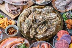 「蟹味噌プレゼントも！厳選牡蠣が楽しめる海鮮小屋、イオンモール大垣に新オープン」の写真