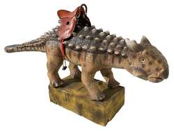 「巨大恐竜に乗れる！化石発掘や動くロボに大興奮　ららぽーと新三郷でイベント開催」の写真