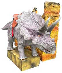 「巨大恐竜に乗れる！化石発掘や動くロボに大興奮　ららぽーと新三郷でイベント開催」の写真