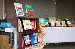 「川崎のゴルフ場が無料開放！芝すべりや動物園、音楽ライブやキッチンカーグルメも！」の写真