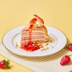 いちごのミルクレープ｜BUTCHER REPUBLIC CHICAGO PIZZA&BEER（2号館3F）