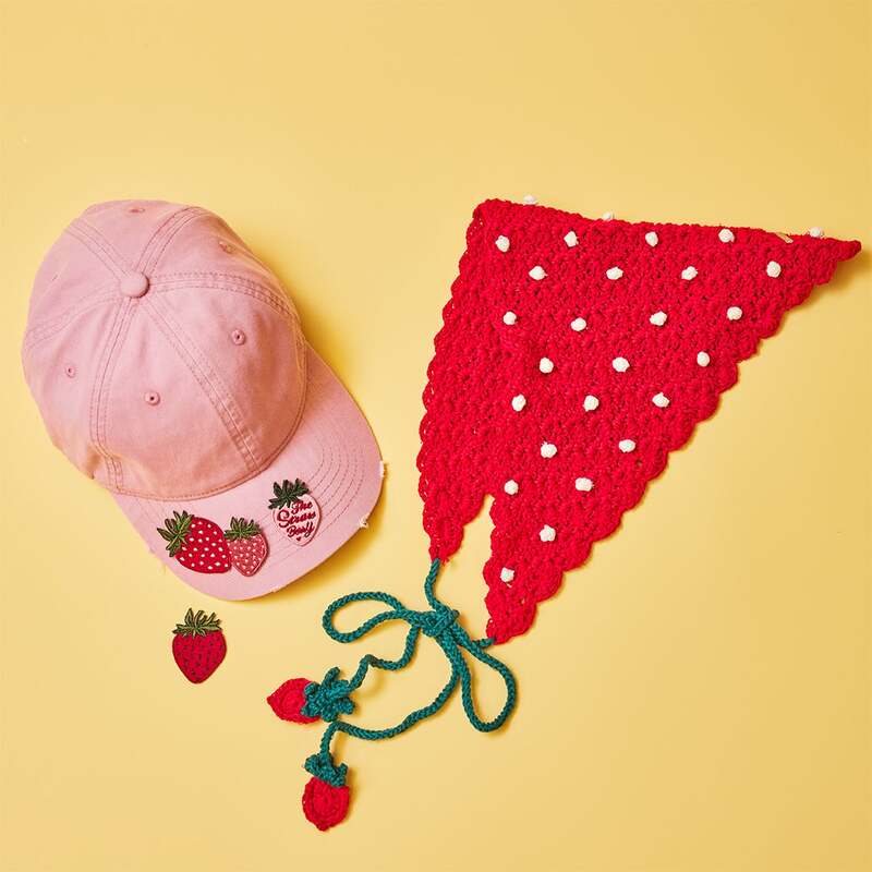 いちごモチーフのワッペン各種（画像左）、いちごちゃんバブーシュカ（画像右）|OVERRIDE（2号館1F）