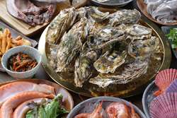 「滋賀・湖南に20日間限定で海鮮カキ小屋が登場！子連れも楽しめる冬グルメスポット」の写真