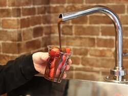 「SNSで話題の絶品スイーツを堪能！原宿発ストロベリーチョコ専門店が舞浜に限定出店」の写真