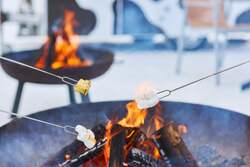 ぬくもり焚火広場