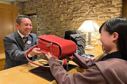 宿泊の際にホテルへランドセルを直接持ち込み