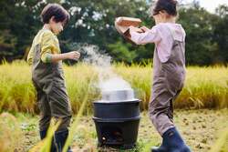 「手ぶらで本格田植え体験！収穫した新米が自宅に届く旅育企画をリゾナーレ那須で開催」の写真