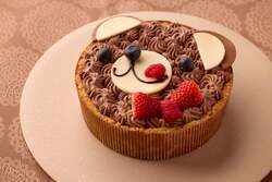 「バレンタインはホテルで本格スイーツ作り！パティシエ直伝タルト＆豪華ディナーを満喫」の写真