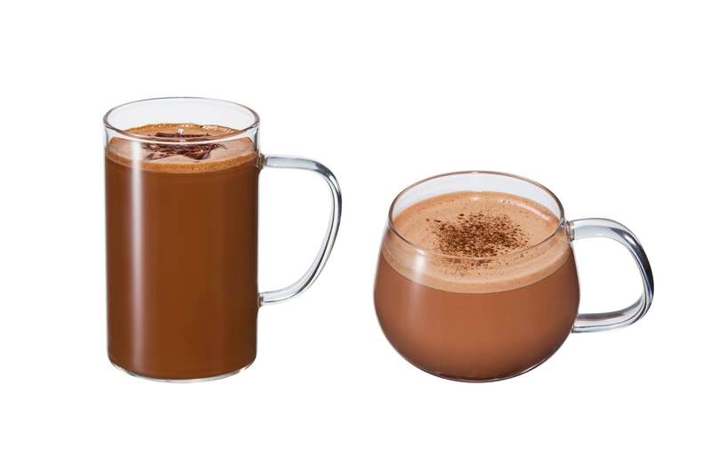 【CoffeeValley】写真左：ナッティカカオのカフェモカ／写真右：フルーティカカオのチャイラテ