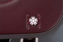 「リボン着せ替えやミスドコラボも！フィットちゃん新作ランドセルが2026年2月5日発売！」の写真