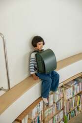 「かぶせがない新形状も！2027年度ランドセル展示会が全国18会場でスタート」の写真