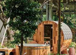 VILLA SAUNA（ヴィラサウナ）　ヴィラのテラスにプライベートバレルサウナを設置