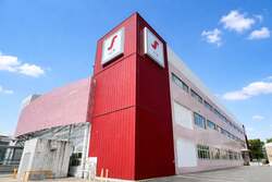 「入館無料に！明太子工場が「潜入ミッション型」へ刷新、親子で遊べる新施設が福岡に」の写真