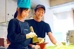 「無料キャンディ配布＆5歳から職人体験できる！九州初・パパブブレ福岡がリニューアル」の写真