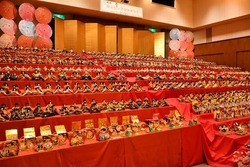 「【2026】圧巻の「大規模ひな祭り」14選｜118段の石段や7m巨大ピラミッド＆7000体も！」の写真