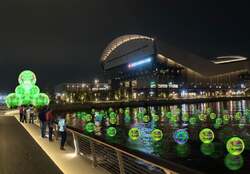 「日本初上陸！海に巨大シャボン玉？光と泡が舞う幻想的な無料イルミが神戸で開催決定」の写真