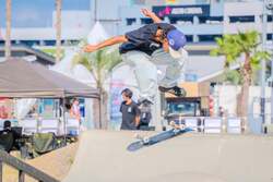 「入場無料で遊び尽くせる！スケボーやバスケ、ヨガに挑戦、賞品も狙えるスポーツの祭典」の写真