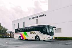 「雪遊び＆宝探しに子供が夢中＆巨大かまくらで大人も寛げる！冬の楽園が鳥取大山に誕生」の写真