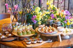 「夜の光るシャボン玉と花に感動！キッズマルシェも楽しいフラワーパークのバレンタイン」の写真