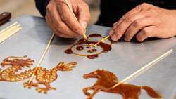 「30種超のパンダシールや限定グッズが集合！伝統体験やガチ中華も楽しめる上野の春節祭」の写真