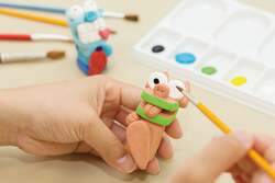 「沖縄で一足早く夏を先取り！巨大プールと天然ビーチ、伝統の舟体験も楽しめる海開き」の写真