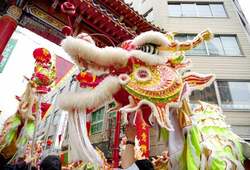 「南龍游行」（龍のパレード）