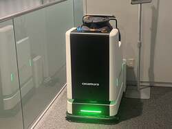 STRIVER II（ストライバー II）／ドライ清掃ロボット