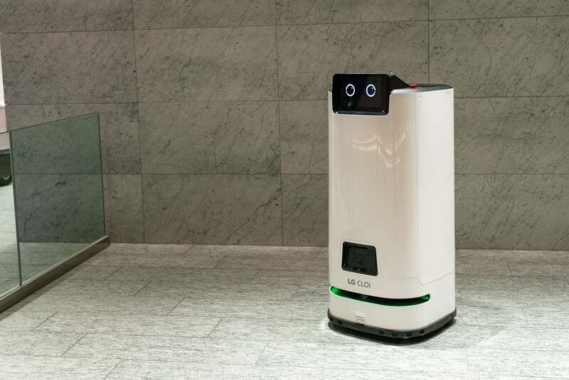 Servi Lift（サービリフト）／自動走行配送ロボット