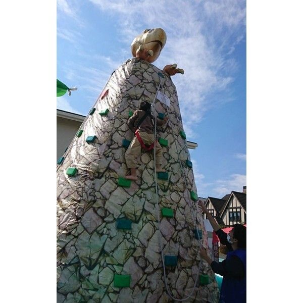 恐竜ボルダリング