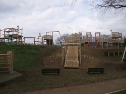 「【2026】関東の無料・格安アスレチック11選｜子供500円以下＆都内の人気大型施設も」の写真