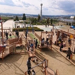 「【2026】関西の無料・格安アスレチック8選｜子供550円以下＆大阪の人気大型施設も」の写真