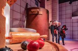 「【日本初上陸】ピクサーの世界に没入！24体以上の等身大キャラに会える体験型展覧会」の写真