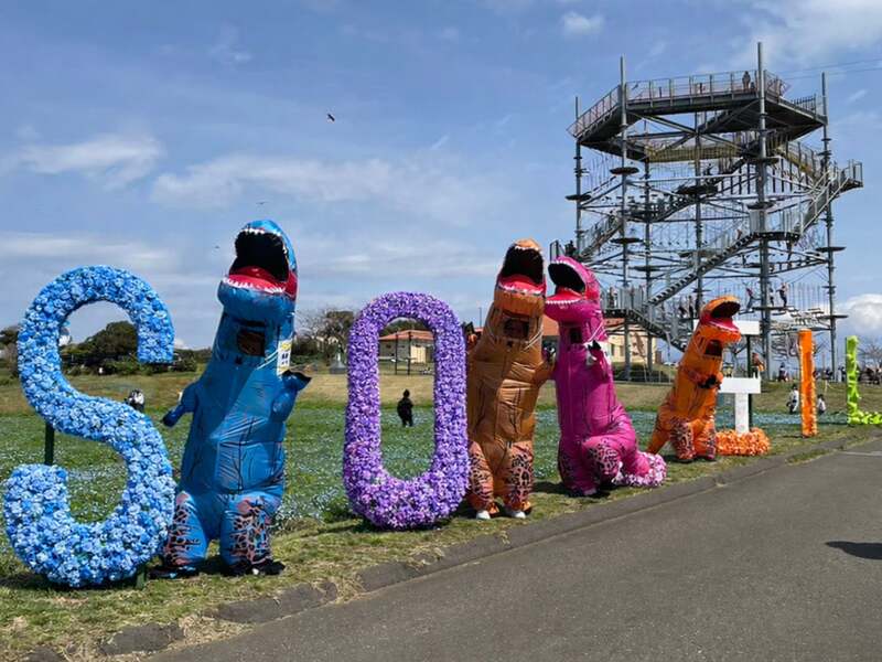 ティラノサウルス同士で交流を深めて記念撮影